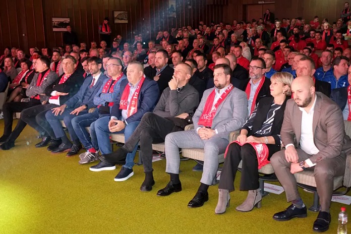 Radnički iz Sremske Mitrovice ima svog dvanaestog igrača. Na svim  utakmicama ove sezone ulaz besplatan - Ozon Media